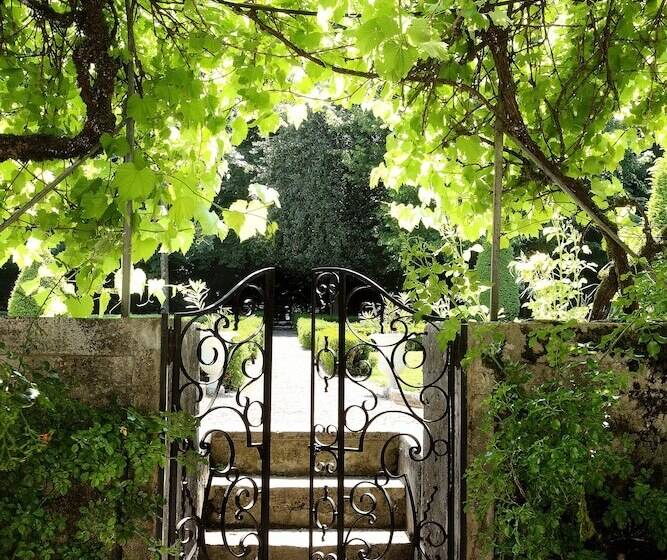 هتل Domaine Des Saints Pères
