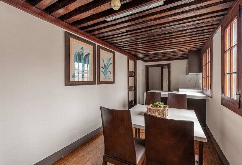 هتل Isla Baja Suites