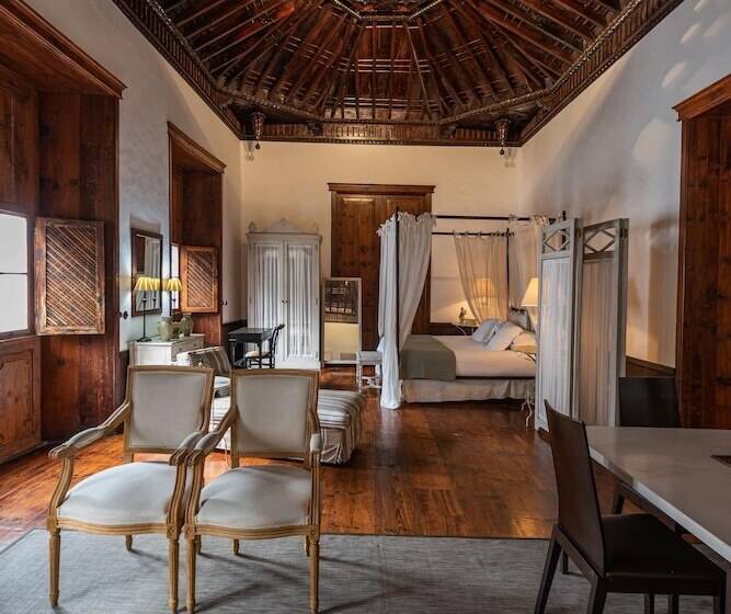 هتل Isla Baja Suites