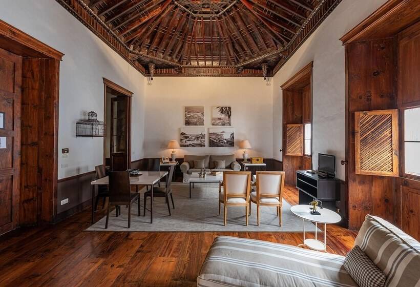 هتل Isla Baja Suites