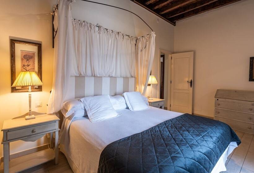 هتل Isla Baja Suites