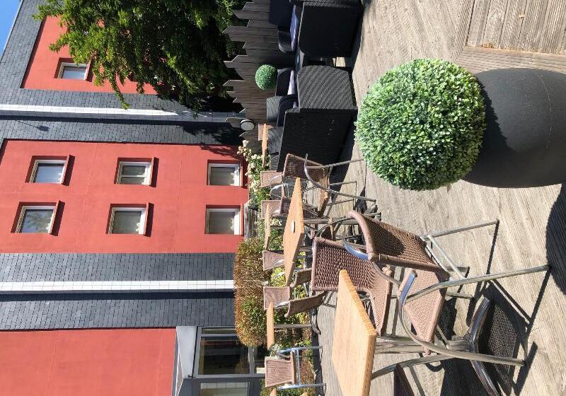 ホテル Kyriad Direct Rennes Ouest