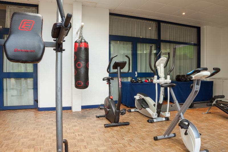 ホテル Kyriad Direct Rennes Ouest
