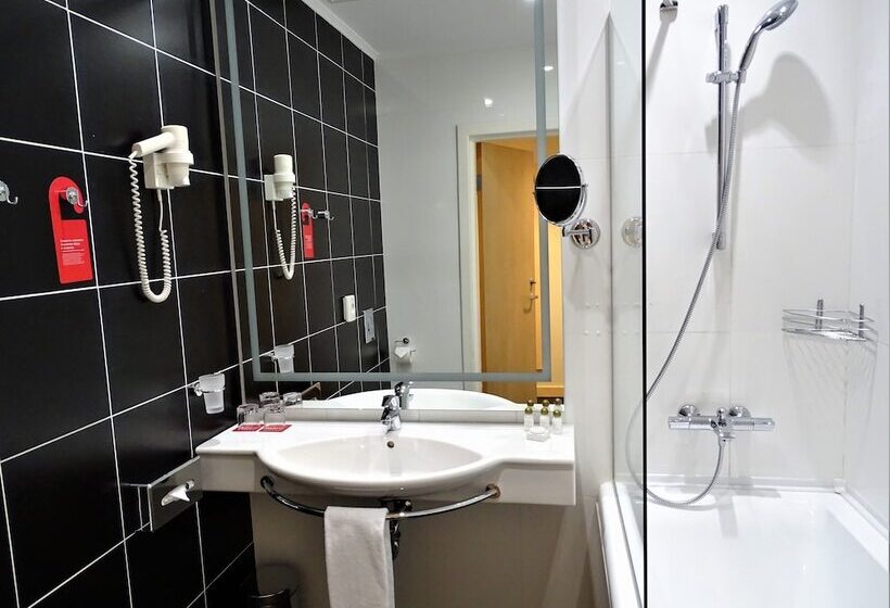 Ramada Hotel & Suites By Wyndham Alabuga