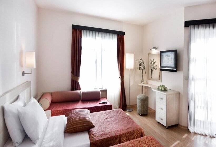 هتل Starlight Resort