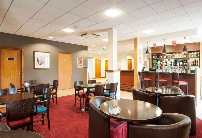 هتل Travelodge Derby Pride Park