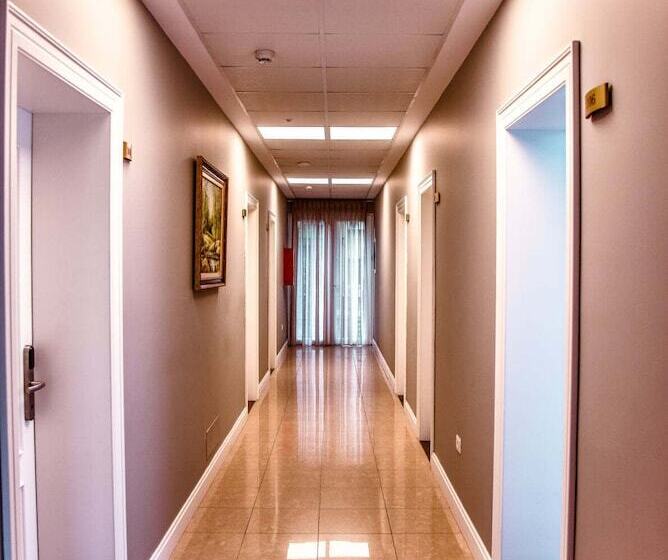 هتل Vh Broadway Tirana