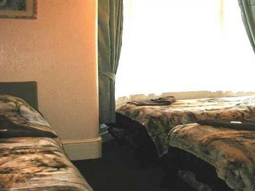 Willow Grove Hotel