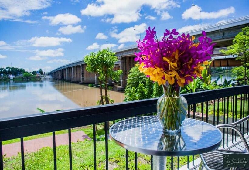 تختخواب و صبحانه Home By The Bridge