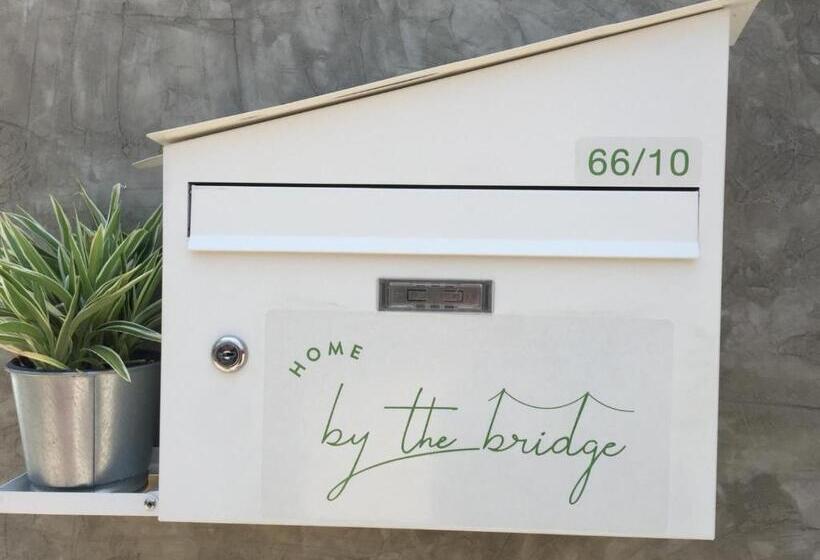 تختخواب و صبحانه Home By The Bridge