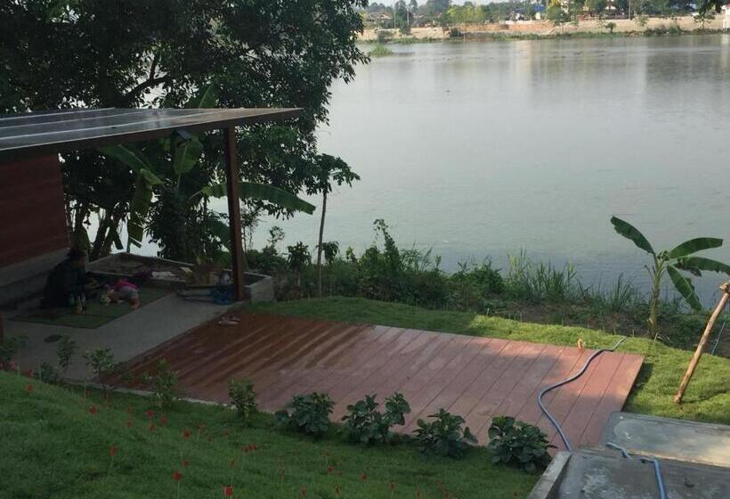 تختخواب و صبحانه Home By The Bridge