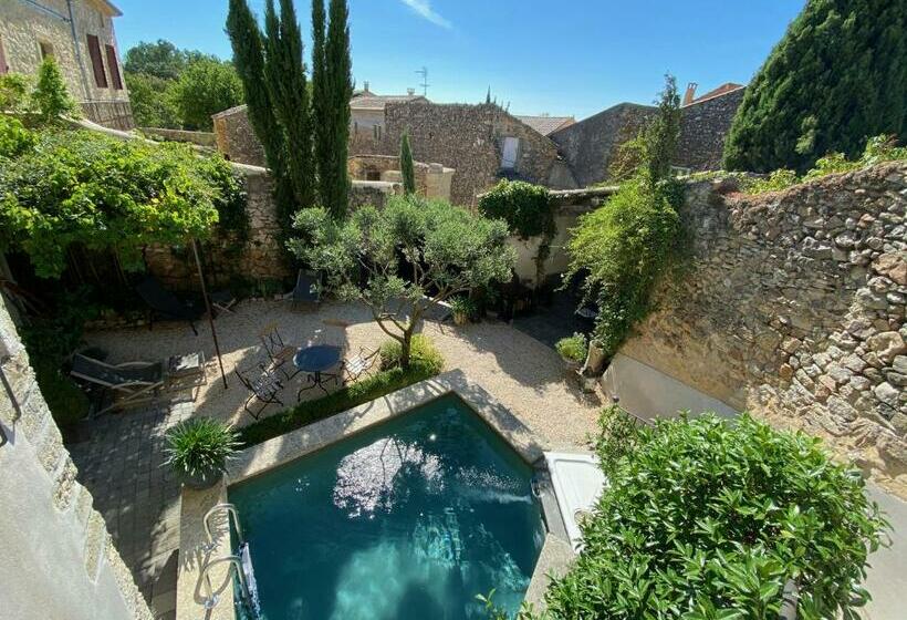 住宿加早餐  La Maison Blanche Uzès