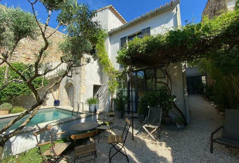住宿加早餐  La Maison Blanche Uzès