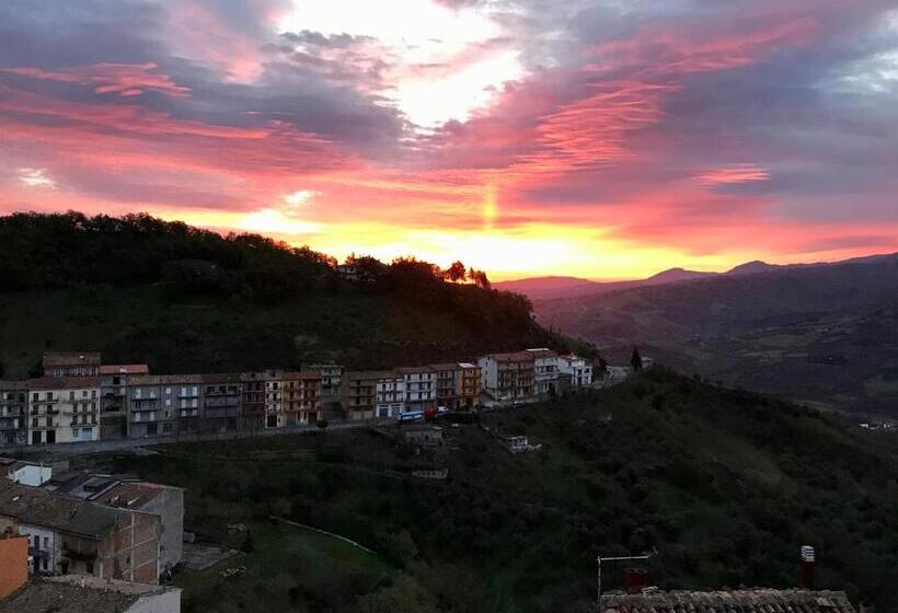 مبيت وإفطار La Vista
