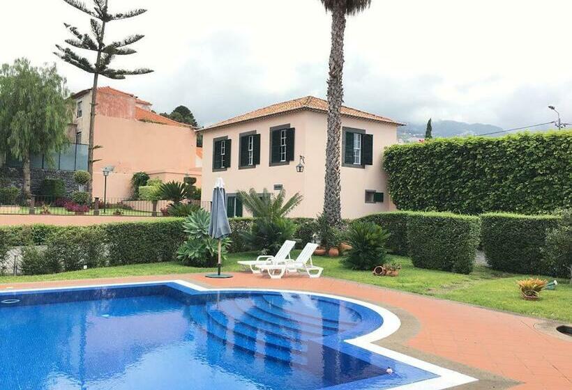 پانسیون Casa Charmosa