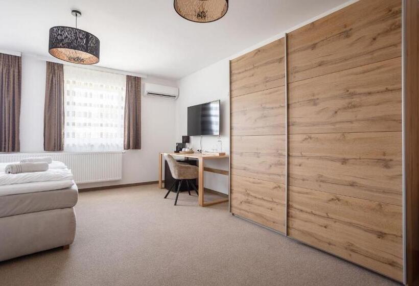 پانسیون Casa Plus