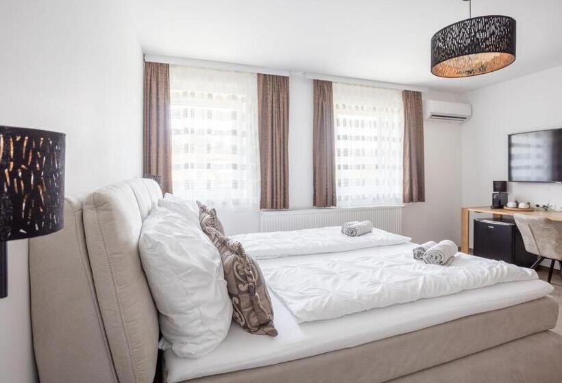 پانسیون Casa Plus