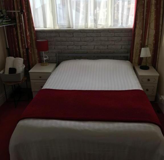Pensão Victoria House Self Catering Quiet Guesthouse Adult Singles And Couples Only