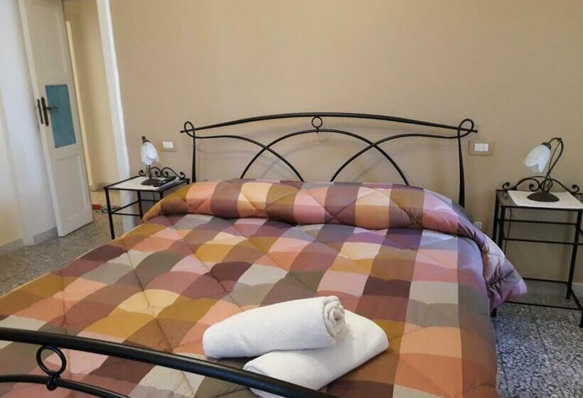 تختخواب و صبحانه L Antico Faro