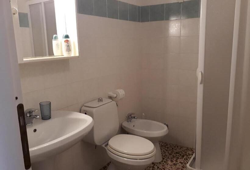 تختخواب و صبحانه L Antico Faro