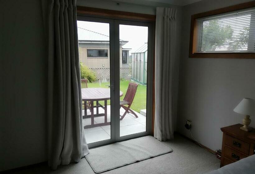 تختخواب و صبحانه Whaka Heights