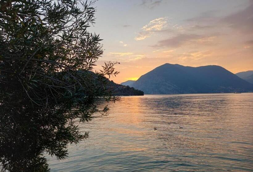 L Oleandro Sul Lago D Iseo B&b