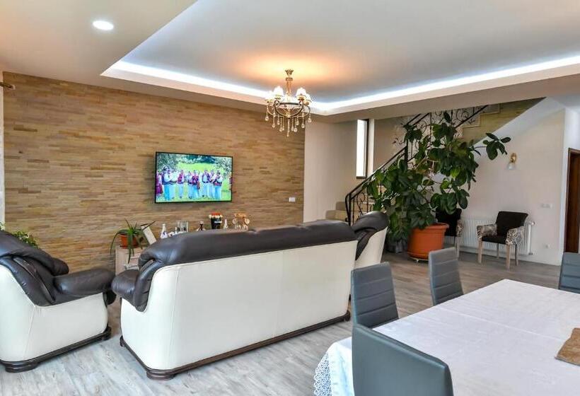 پانسیون Casa Nely