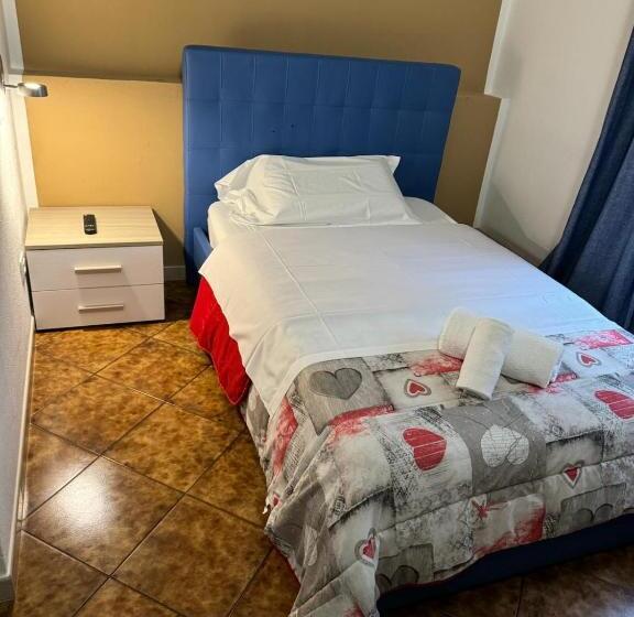 پانسیون Crown Guest House