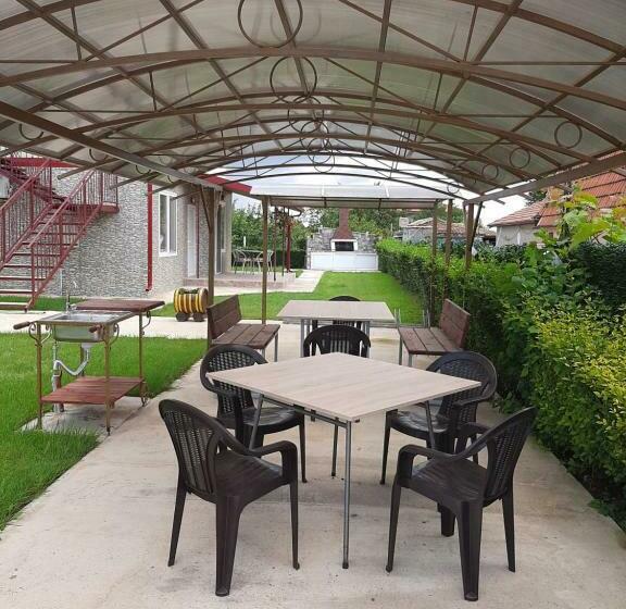 پانسیون Guest House Valiland