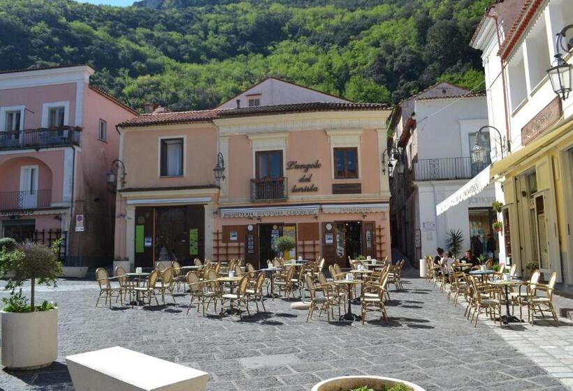 پانسیون La Stanza Dell Angolo