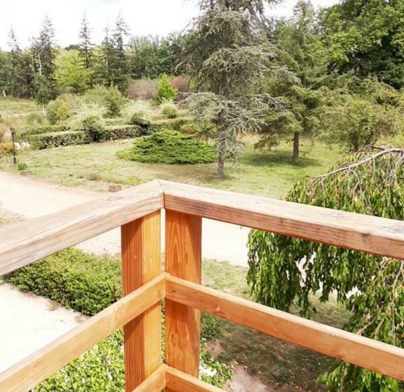 مبيت وإفطار Les Mesangeres