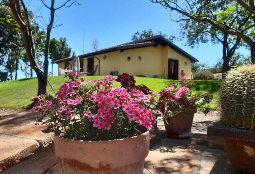 هتل Agriturismo La Sorgente