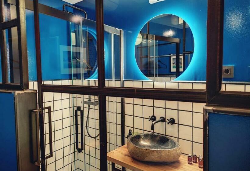 پانسیون 13 Suites