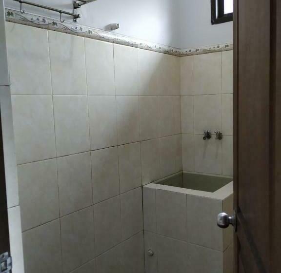 ユースホステル Ngebel Indah