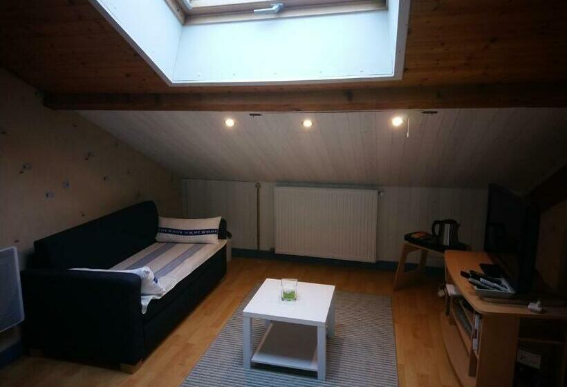 مبيت وإفطار Les Aubretias