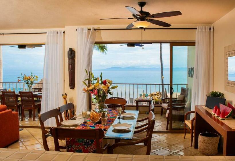 Ocean Front, 3 Bedroom, 3 Bathroom, Casa Natalia, Playa Esmeralda