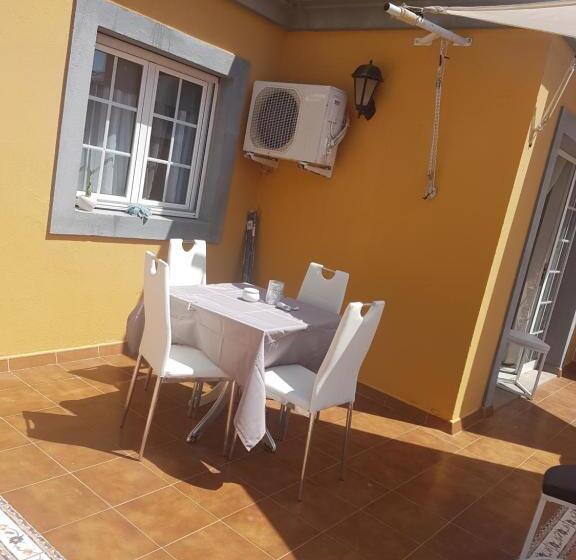 تختخواب و صبحانه La Casita Del Corazon