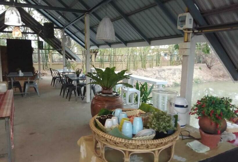 펜션 San Sabai The Cottages