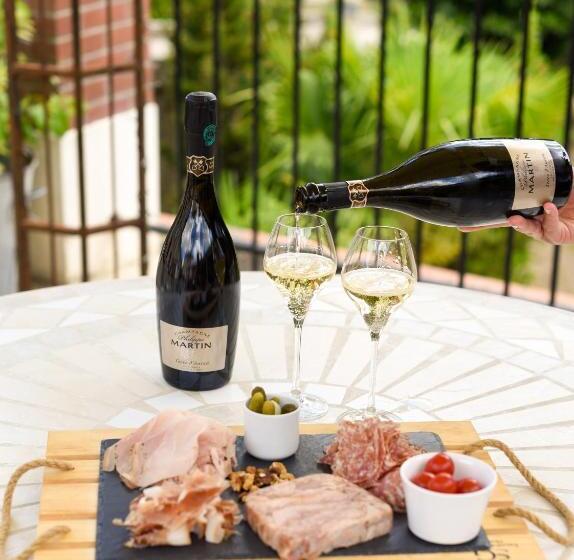 تختخواب و صبحانه Champagne Philippe Martin