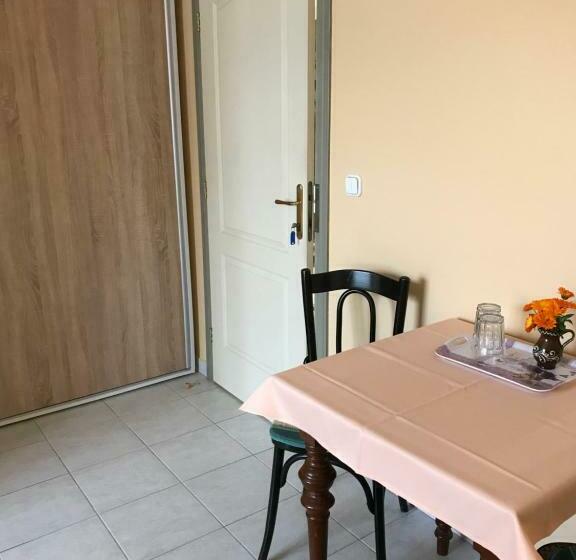 민박 Falubíró Vendégháza