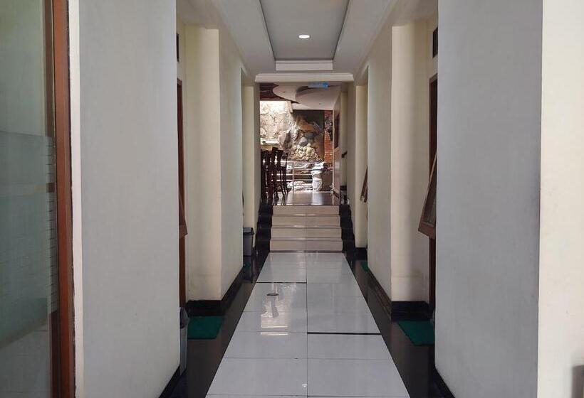 هتل Oyo 90492 Papi Inn Guesthouse