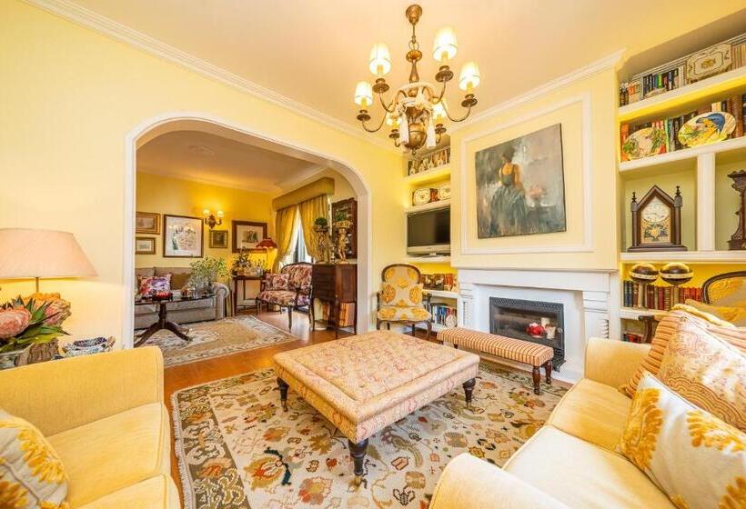 پانسیون Lourenço S House Deluxe Cascais