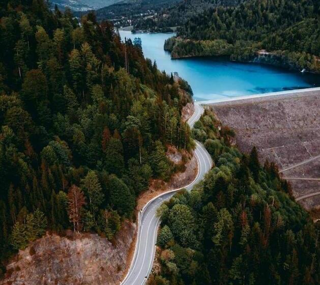 پانسیون Aqualina Colibita   Pe Malul Lacului