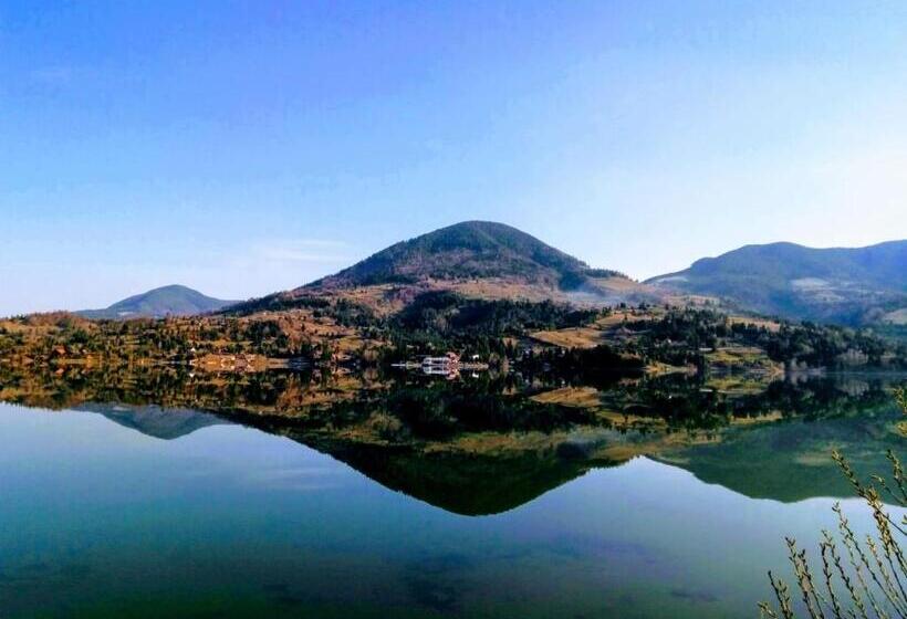 پانسیون Aqualina Colibita   Pe Malul Lacului