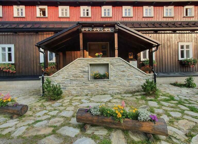 بنسيون Stará škola