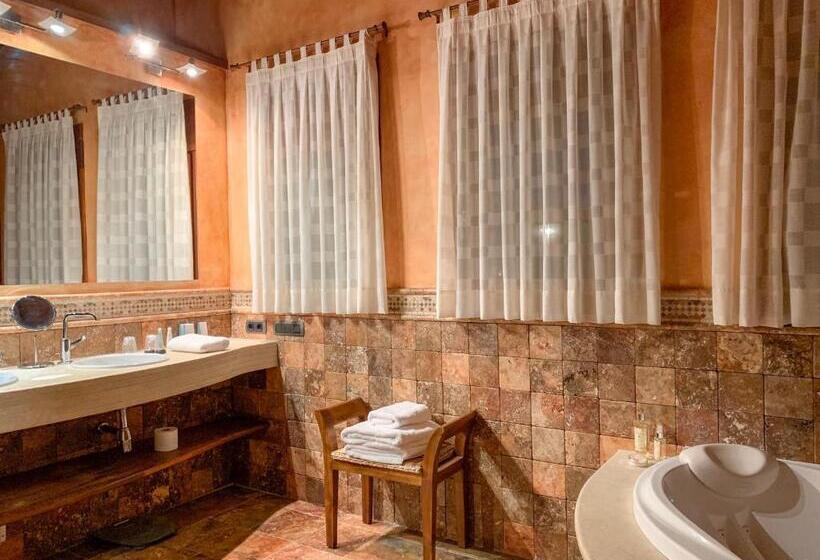 تختخواب و صبحانه Serrat Del Vent   Adults Only