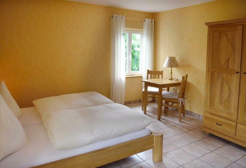 ホテル Weingut Weich