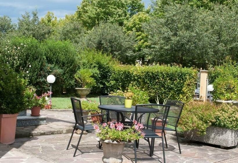 بنسيون La Casa Di Tino