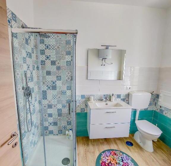 پانسیون Metro Guest House