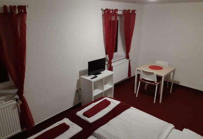 פנסיון Penzion Quattro